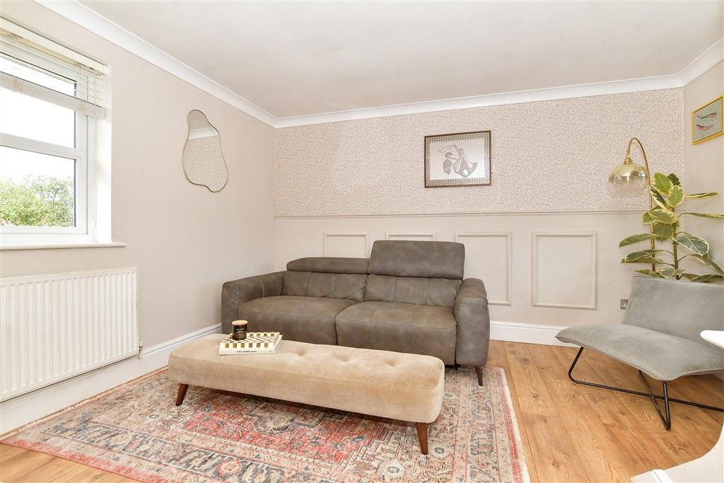 2 bed property for saleCarpenter Close, Billericay, Essex CM12 photo 5