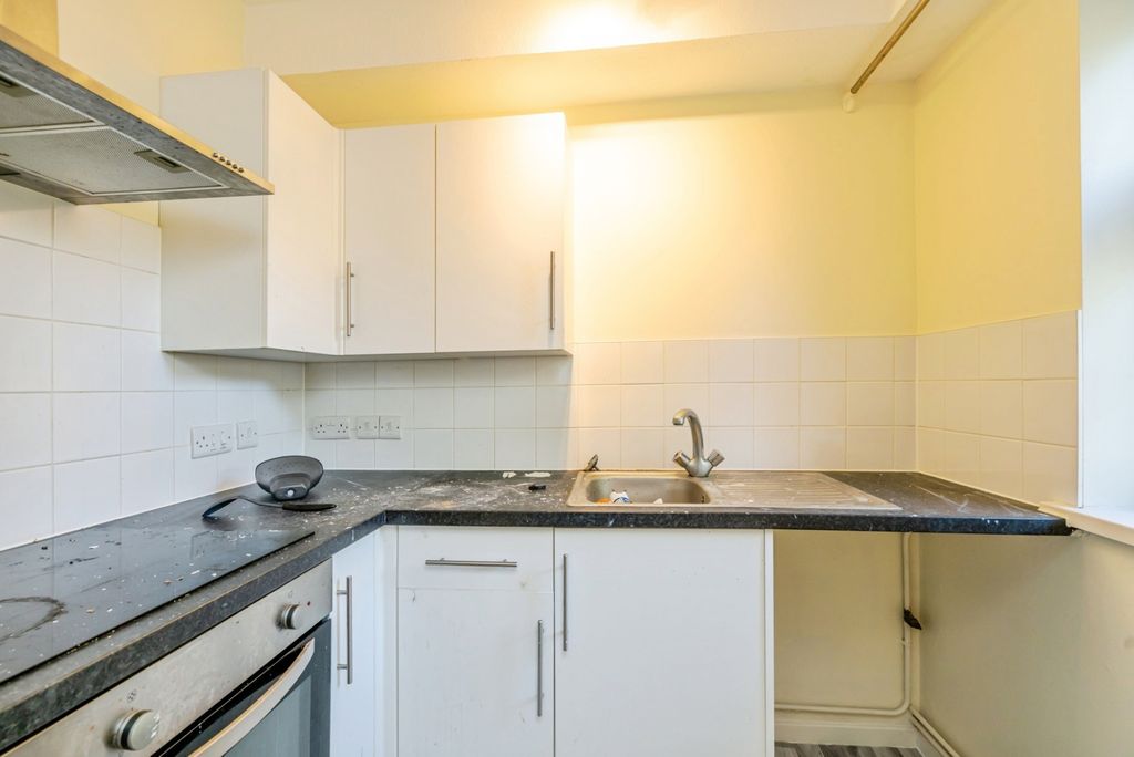 Property photo 3 of 11 Photo