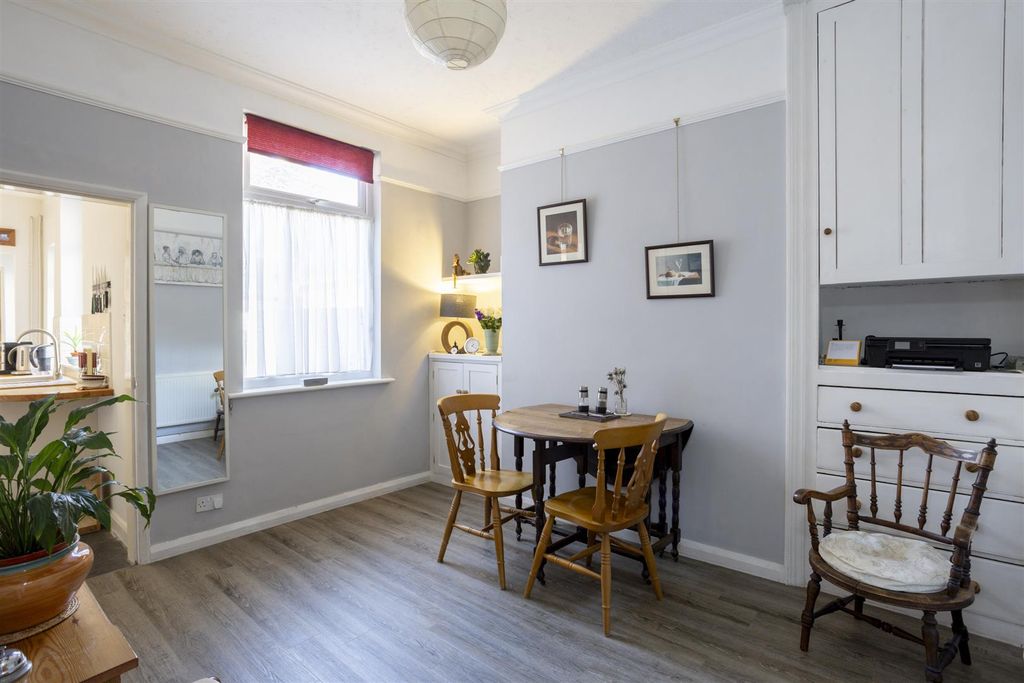 Property photo 3 of 26 81_Thorpe_Street_4.Jpg