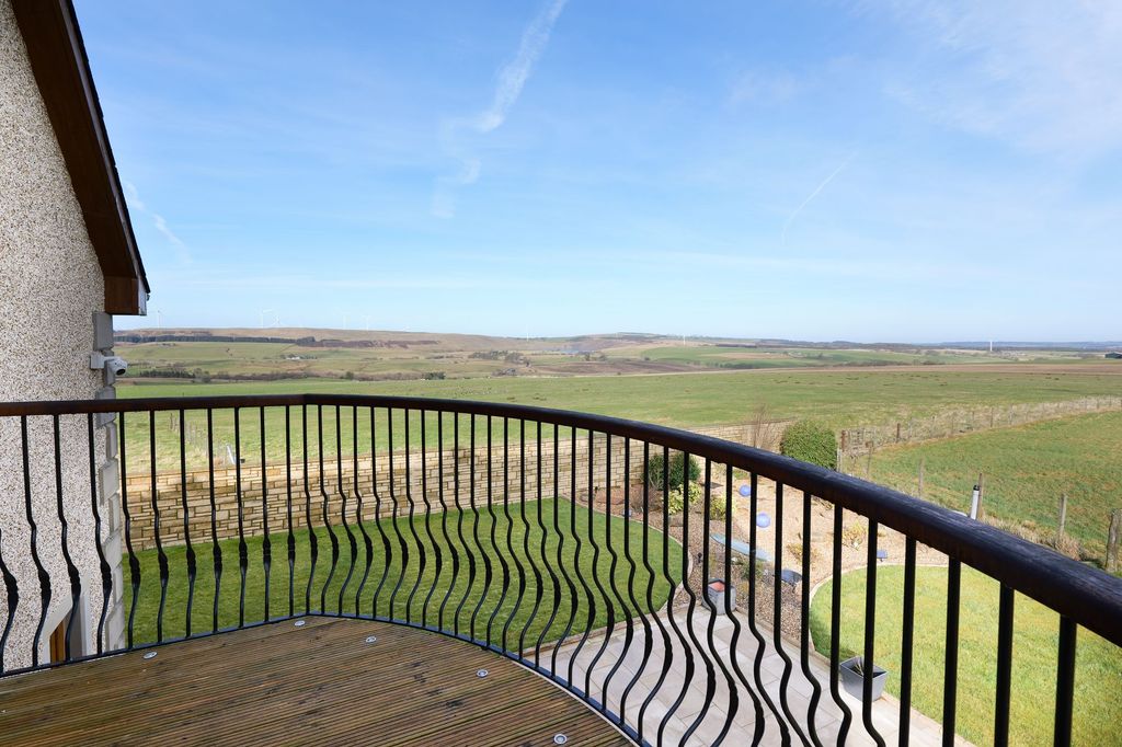 Property photo 3 of 23 Balcony