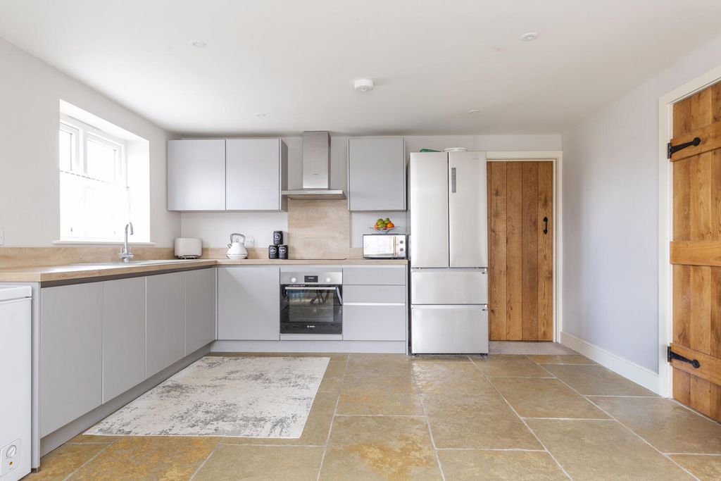 Property photo 3 of 22 Kitchen