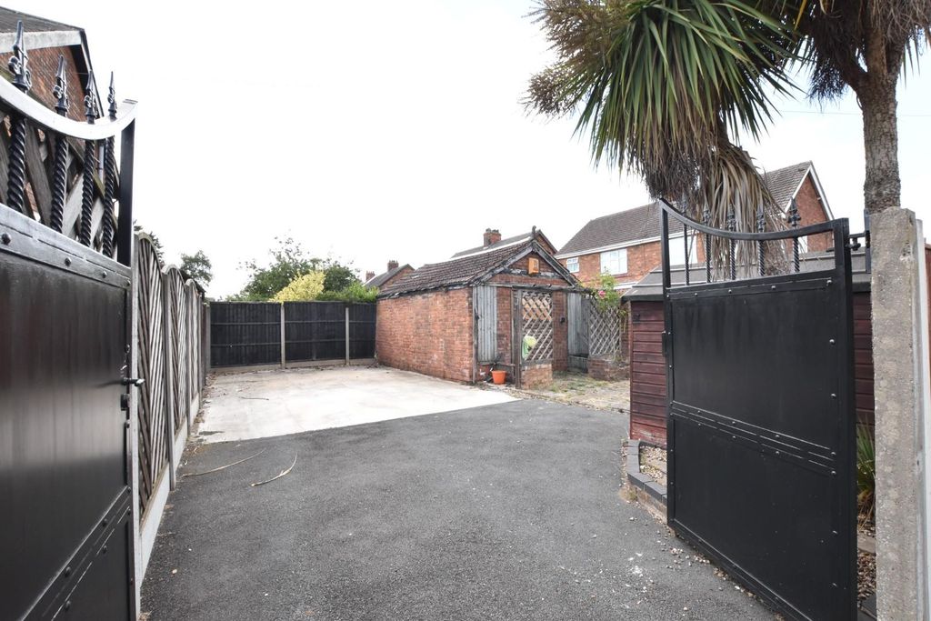 Property photo 3 of 20