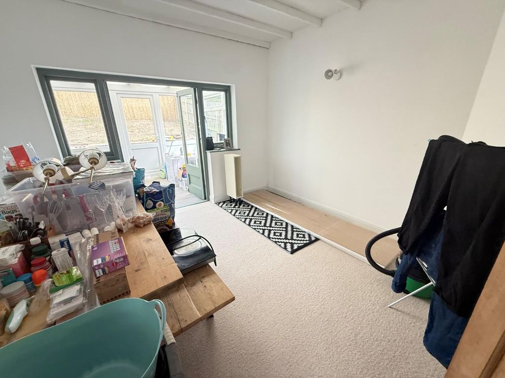 Property photo 3 of 11 2.Jpg