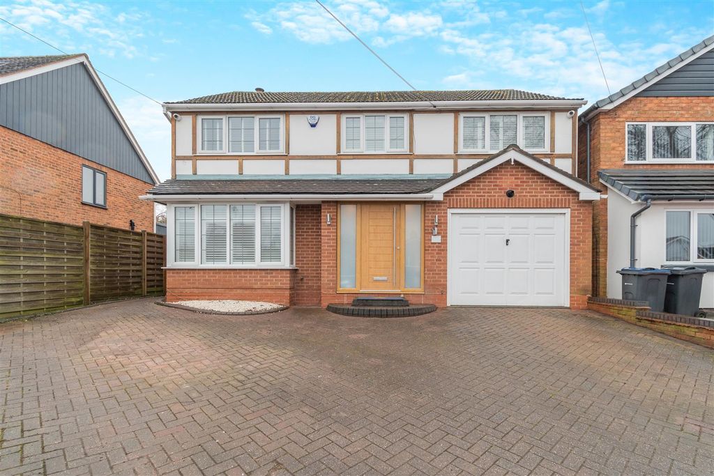 Property photo 1 of 35 8635616-Exterior09.Jpg