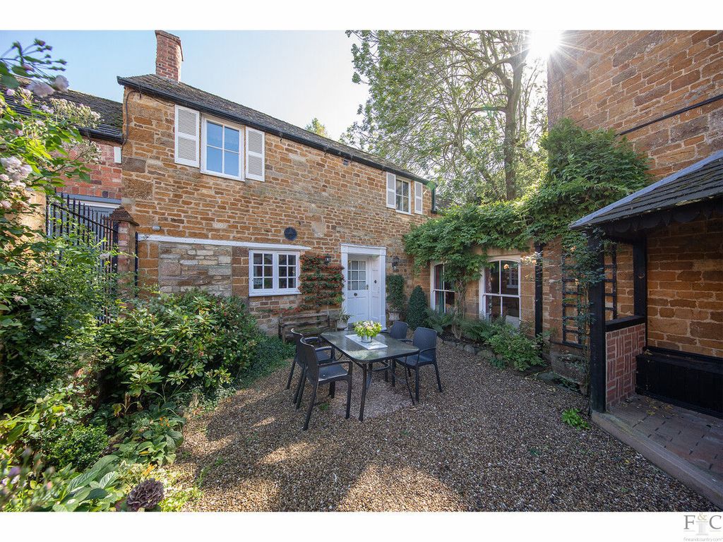 Property photo 2 of 47
