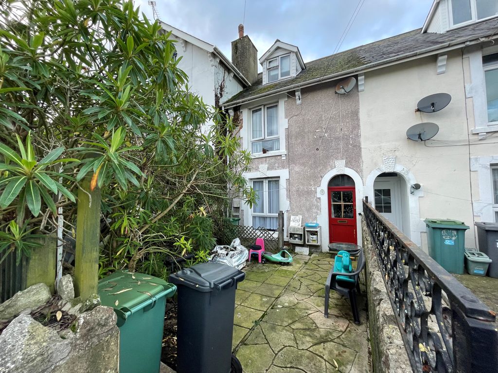 Property photo 1 of 3