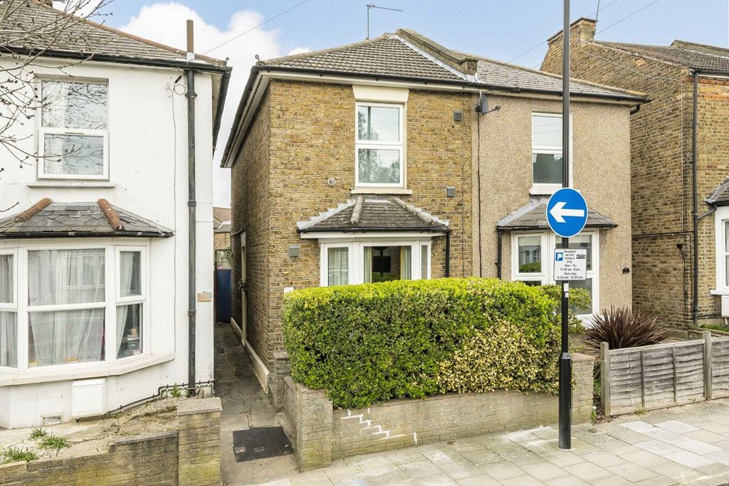 Property photo 1 of 9