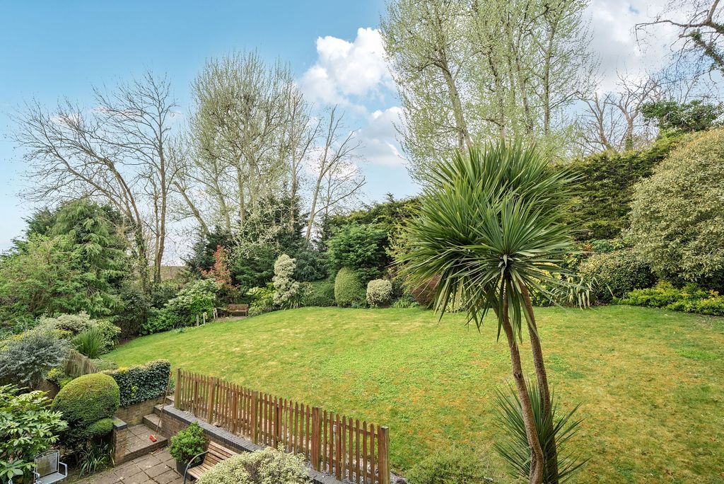 Property photo 2 of 19