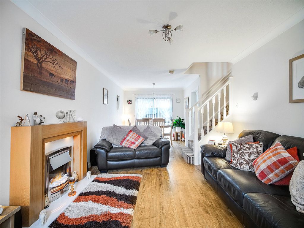 Property photo 3 of 17 Living Room