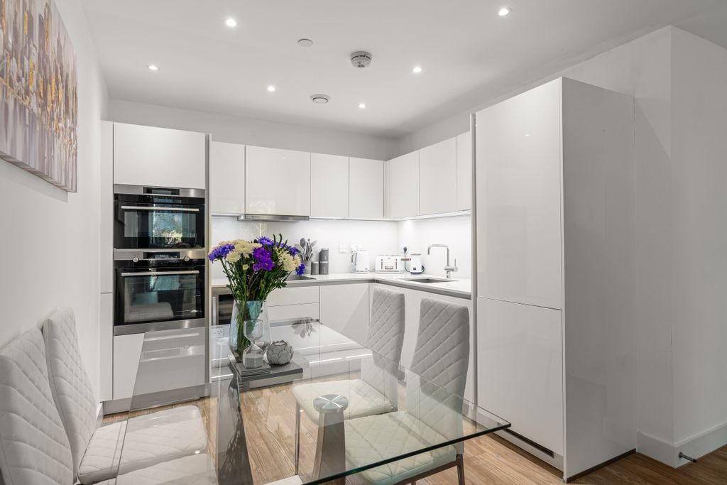 Property photo 2 of 14 094A1827