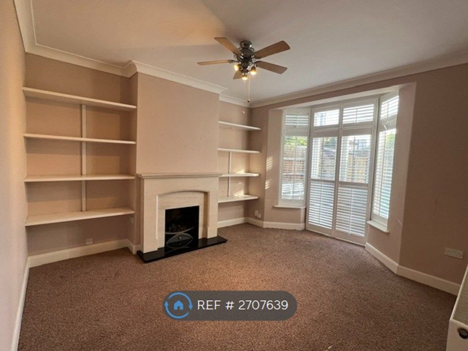 Property photo 3 of 14 Dining Room