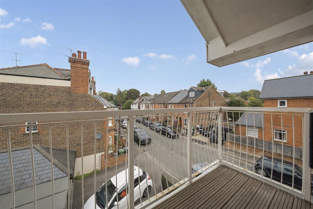 Property photo 3 of 8