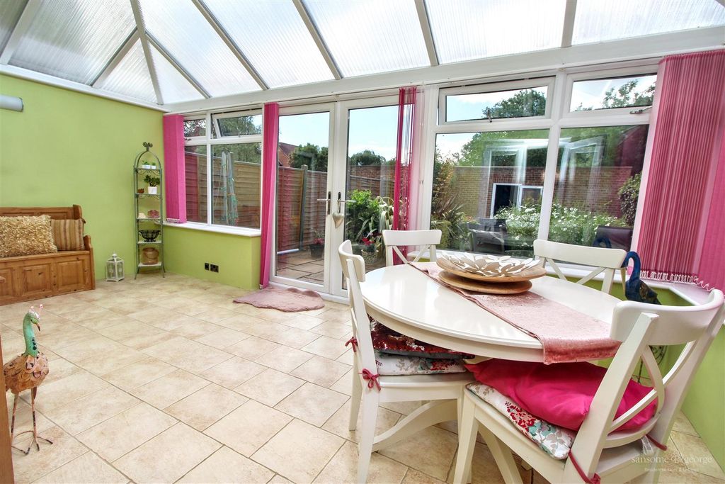 Property photo 3 of 22 Conservatory