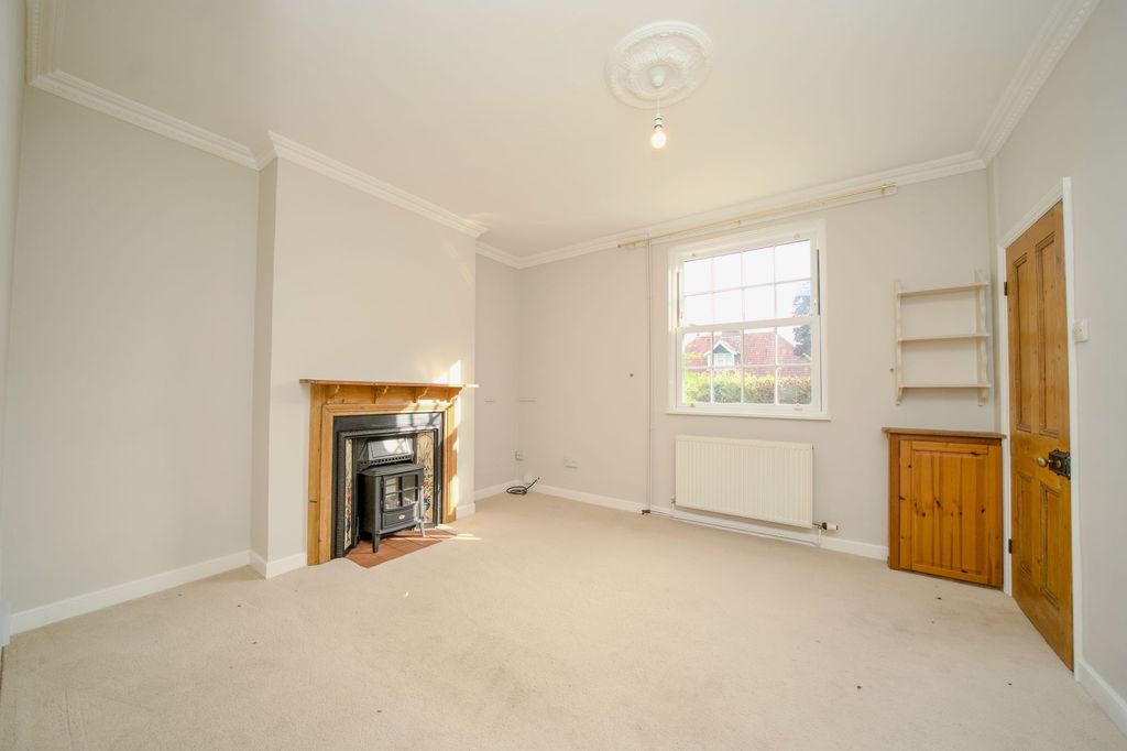 Property photo 2 of 22