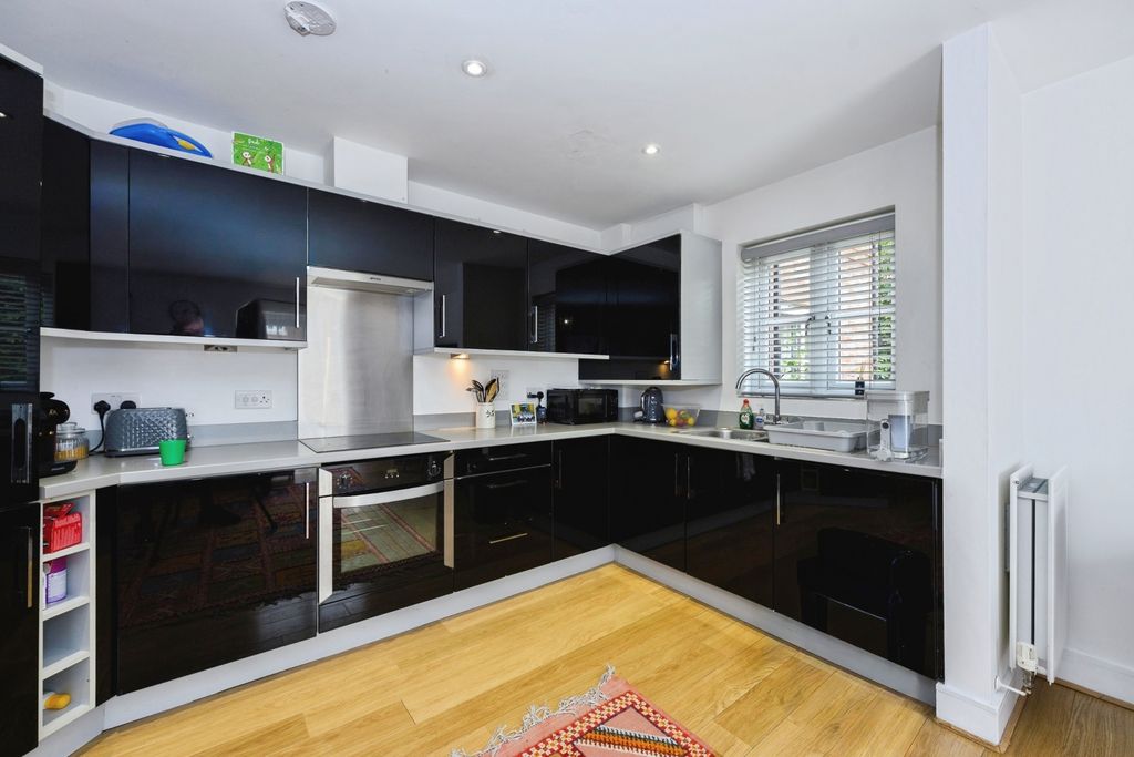 Property photo 2 of 17 Pbox-Img.Jpg
