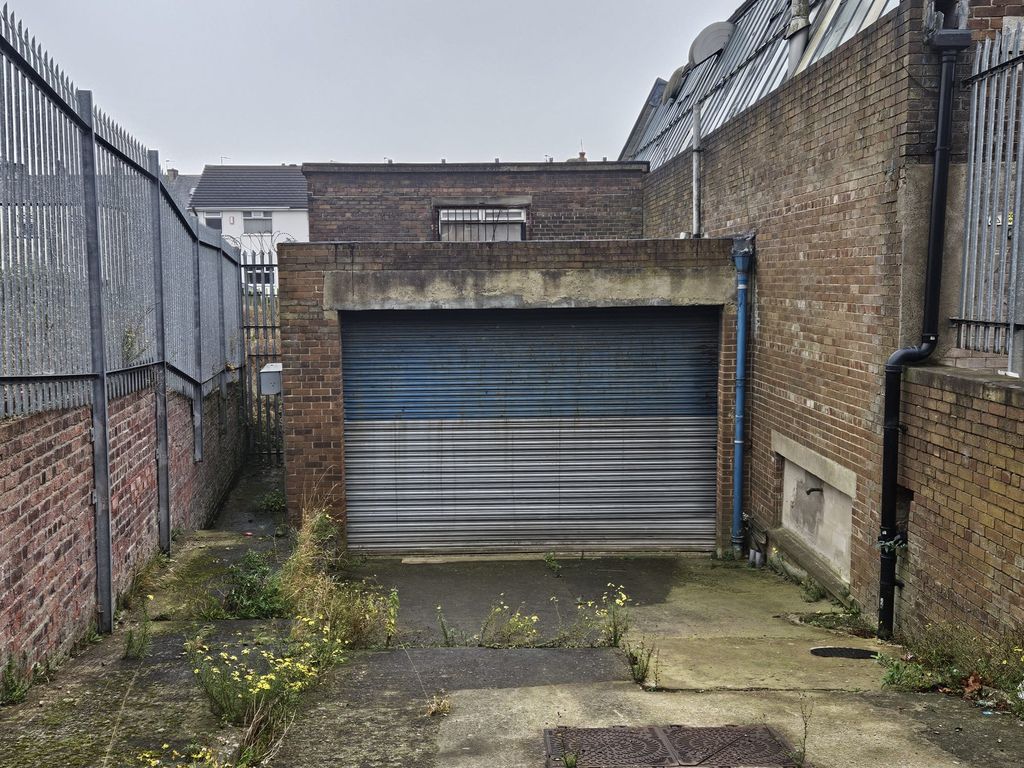 Property photo 1 of 3