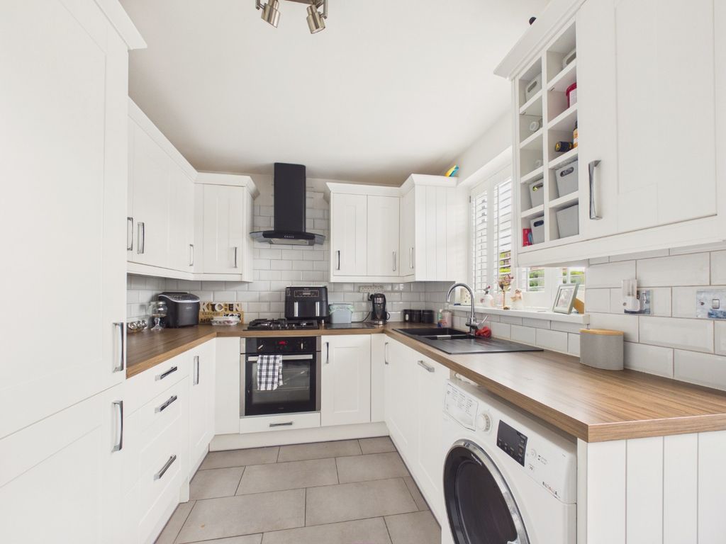 Property photo 2 of 23 5385165