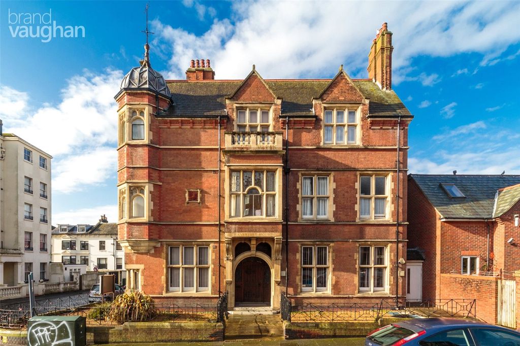 Property photo 1 of 12 Exterior