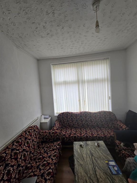 Property photo 1 of 7 4Abe3878-ee49-45Fe-82A9-2Df2753c0318.Jpg