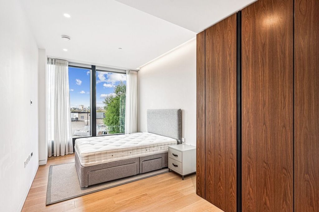 Property photo 3 of 14 The Tower 64 Buck...