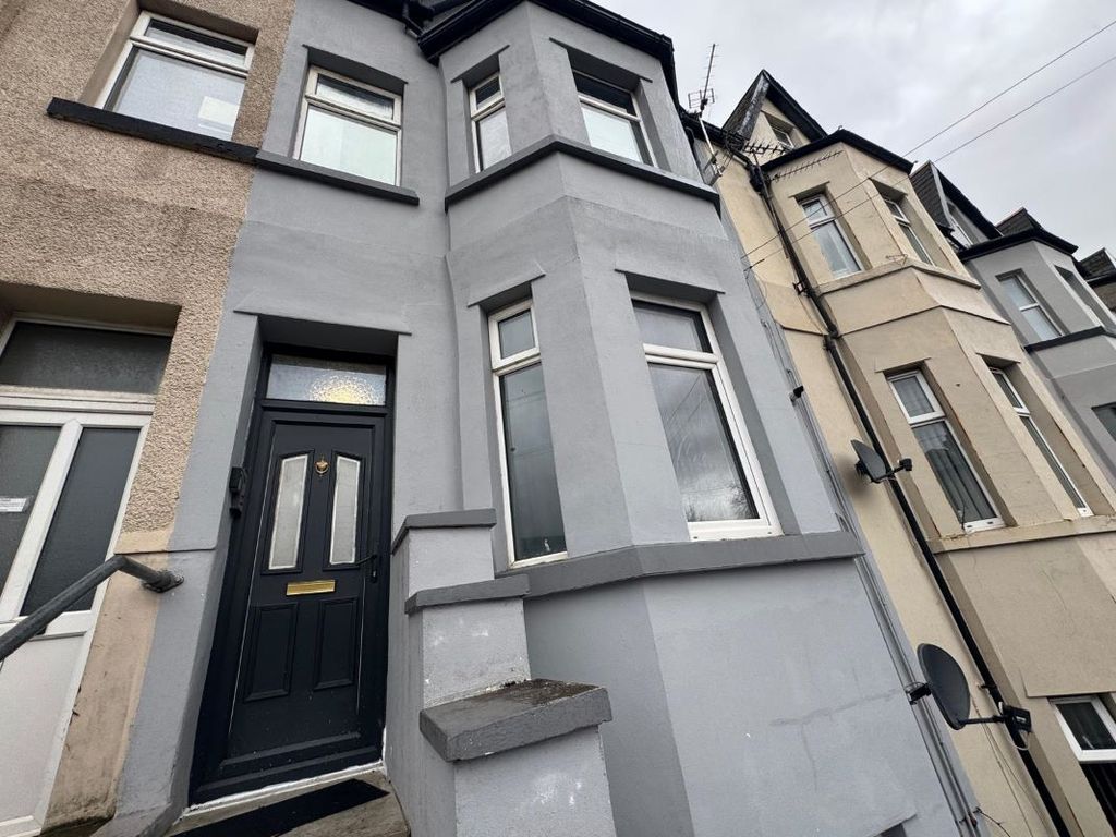 Property photo 2 of 34