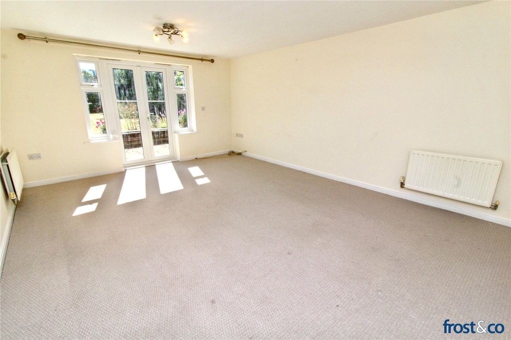 Property photo 2 of 20 Living Room