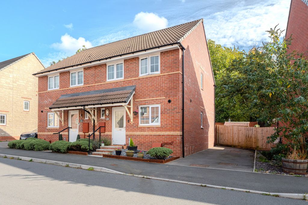 Property photo 1 of 28