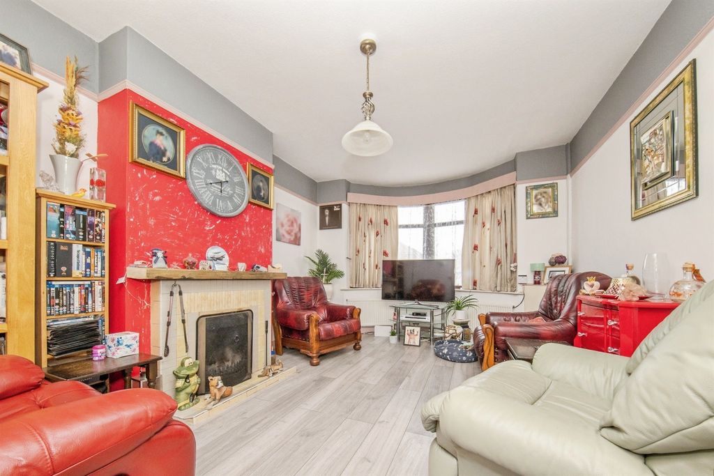 Property photo 2 of 19