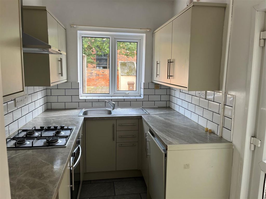 Property photo 1 of 9 Merchant Street Kitchen.Jpg