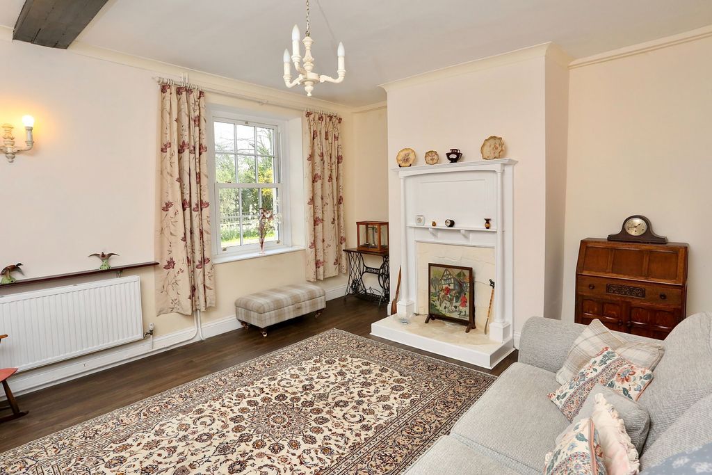 Property photo 2 of 50