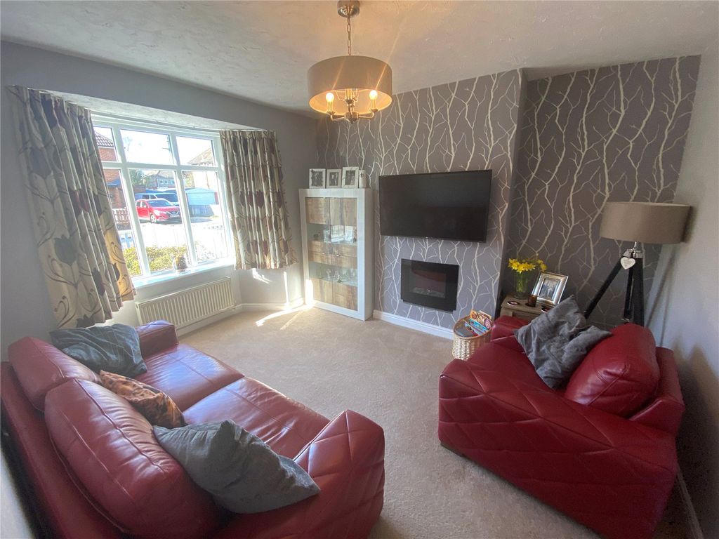 Property photo 2 of 14 Picture No. 11