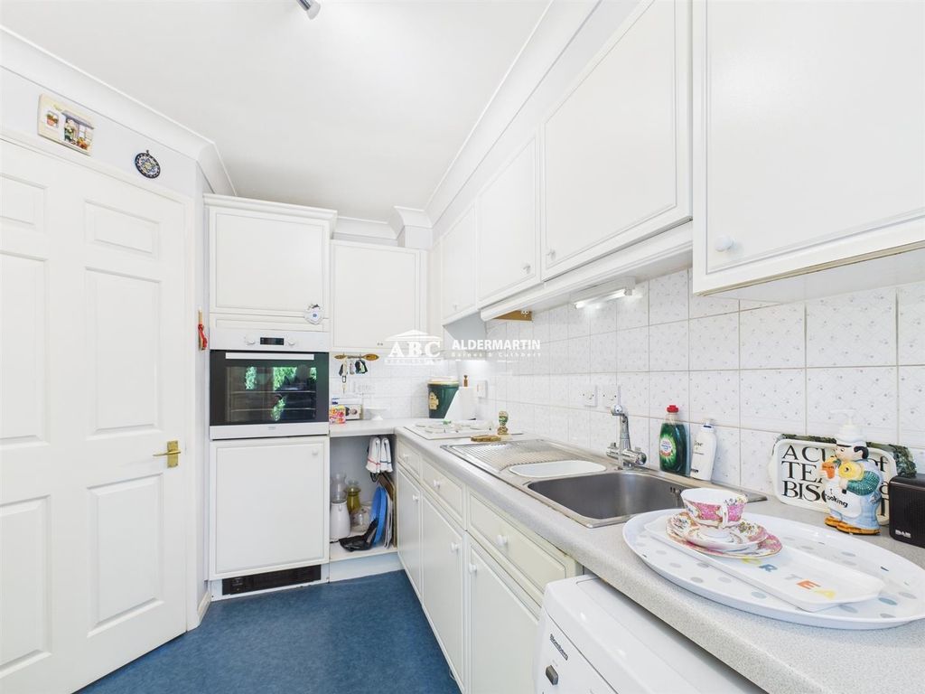 Property photo 3 of 16 Cam05227G0-Pr0011-Still008.Jpg