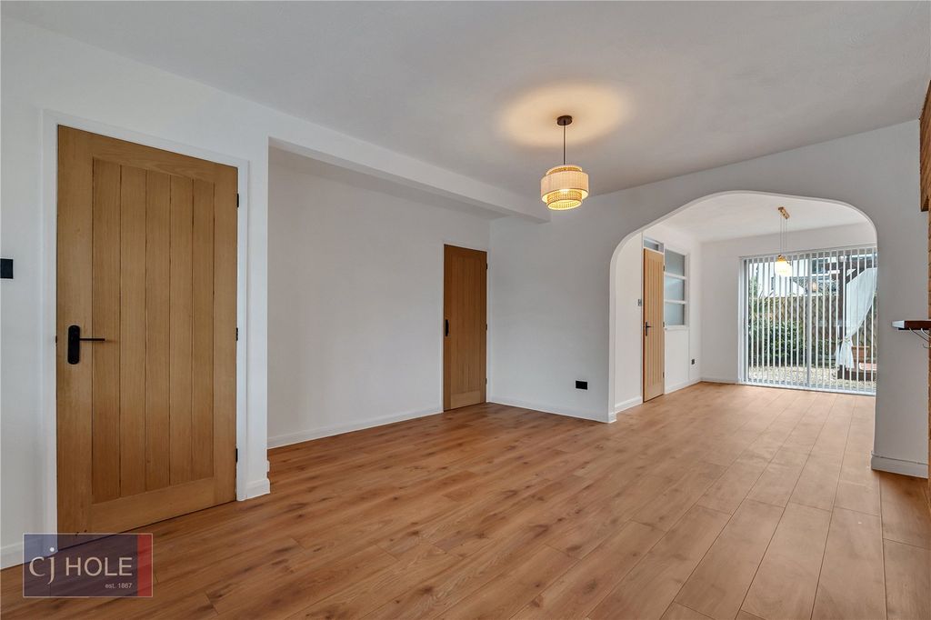 Property photo 2 of 19 Picture No. 23