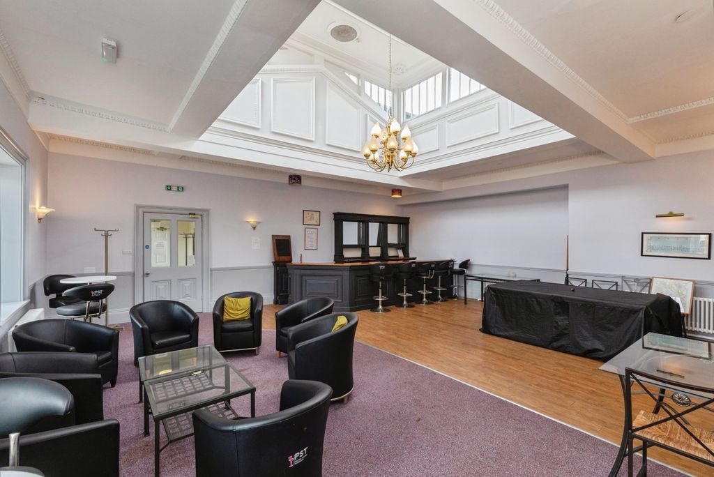 Property photo 3 of 19 Pbox-Img.Jpg