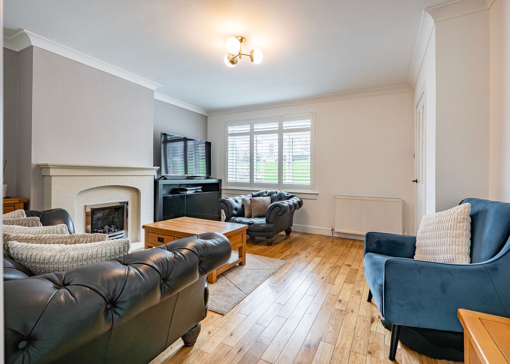 Property photo 2 of 35