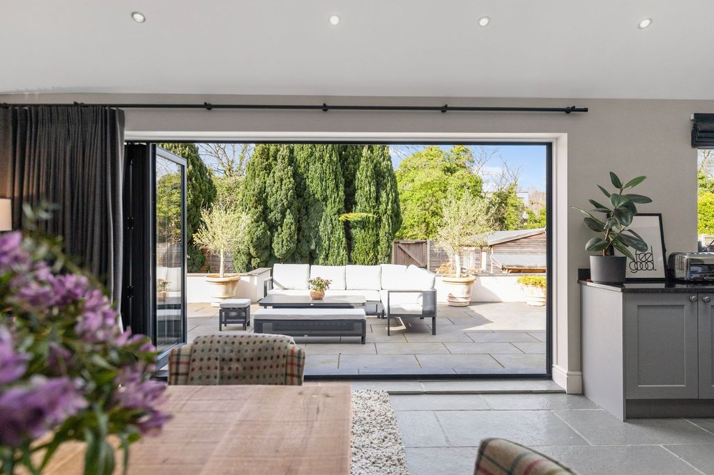 Property photo 3 of 35