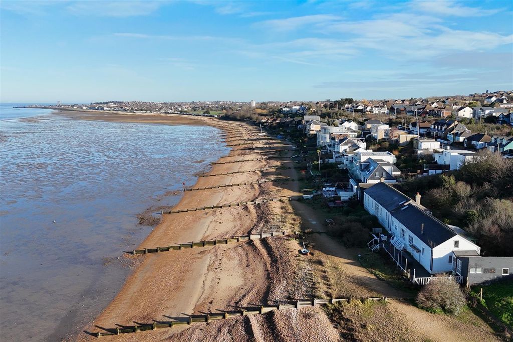Property photo 2 of 20 Admiralty Walk, Whitstable