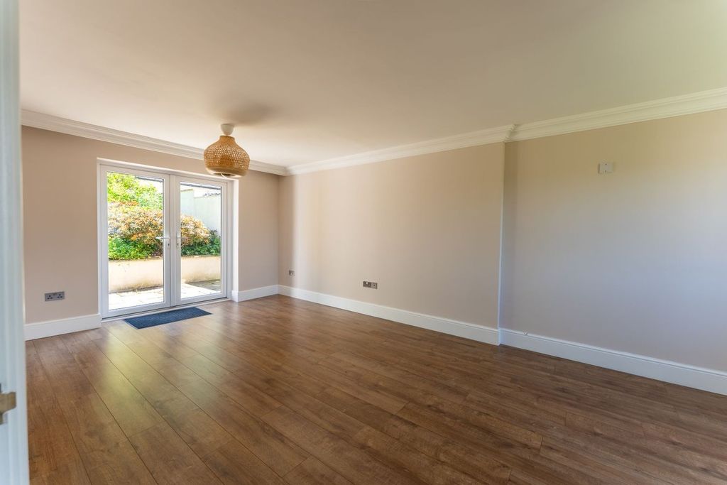 Property photo 3 of 29