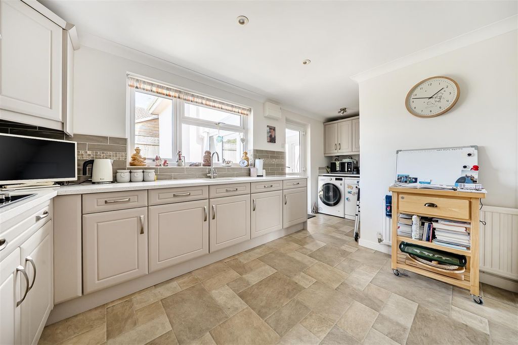 Property photo 3 of 15 Kitchen