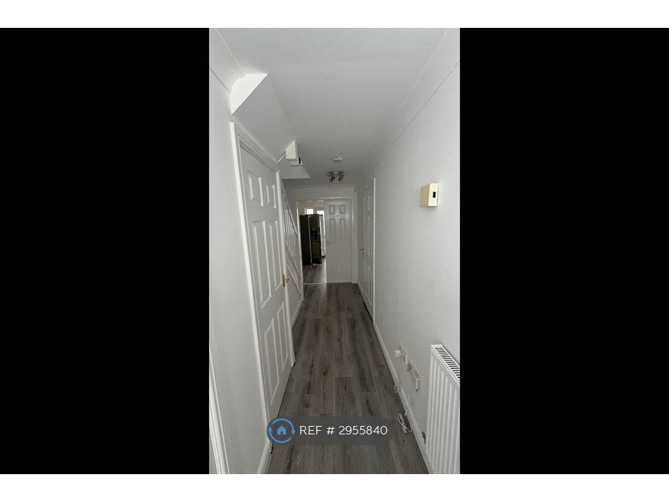 Property photo 2 of 27