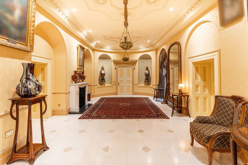 Property photo 2 of 29 Entrance Hall