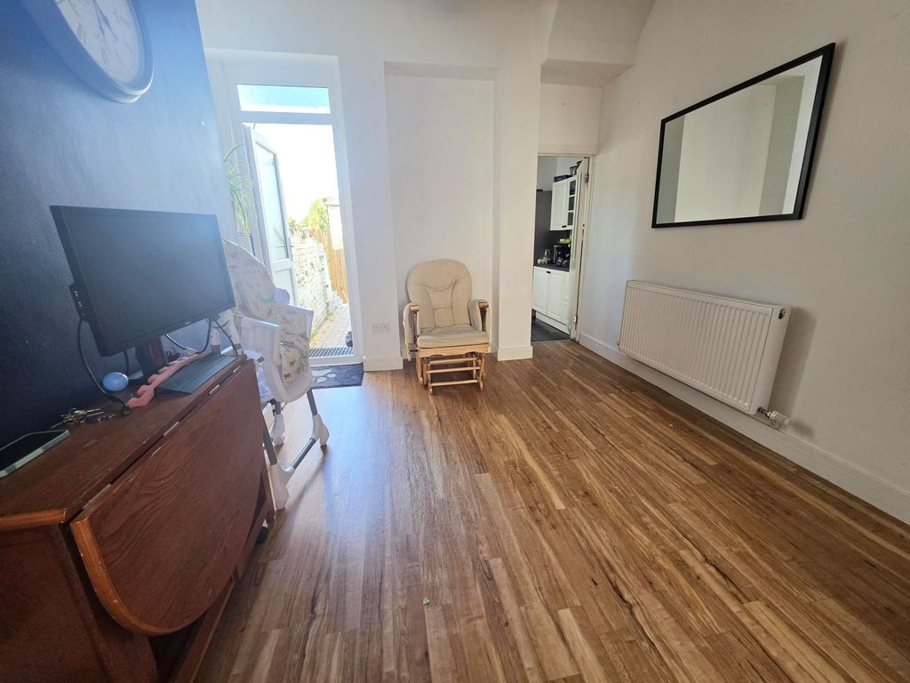 Property photo 2 of 16 Dining Room