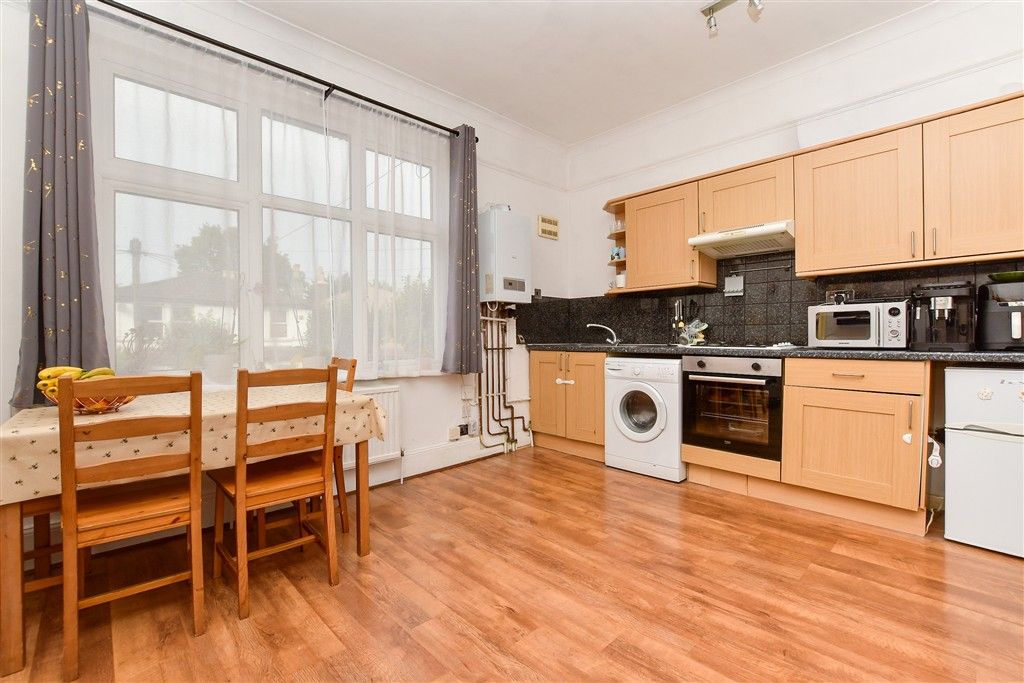 Property photo 1 of 4 Lounge / Kitchen
