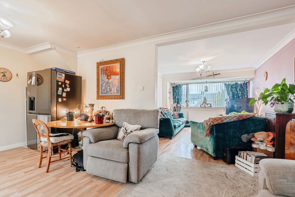 Property photo 3 of 19 Pbox-Img.Jpg