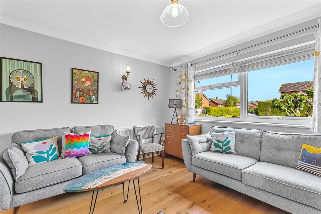 Property photo 2 of 28 Picture No. 11