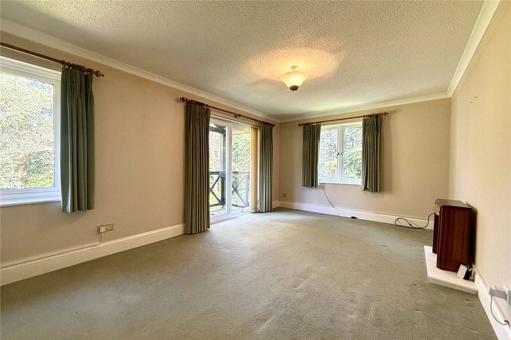 Property photo 2 of 18 Picture No. 16