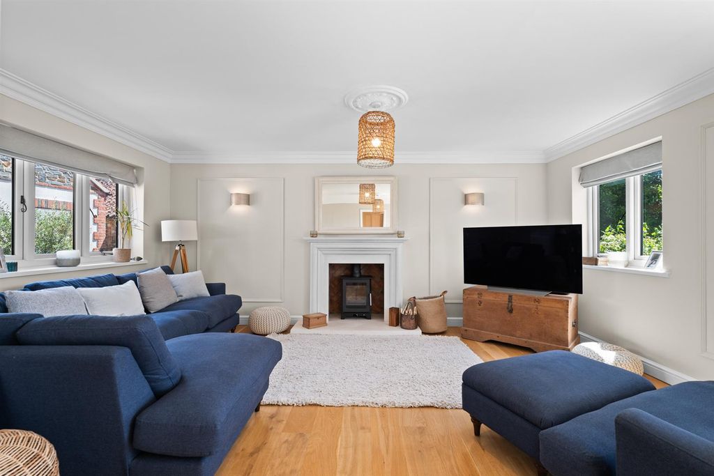 Property photo 3 of 42 Portland House-18.Jpg