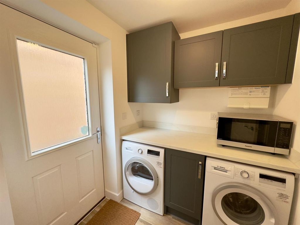 Additional image 9 of 3 bed detached house for saleWebb Close, Hook RG27