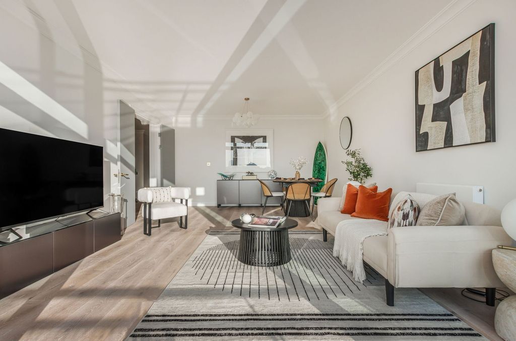 Property photo 3 of 28