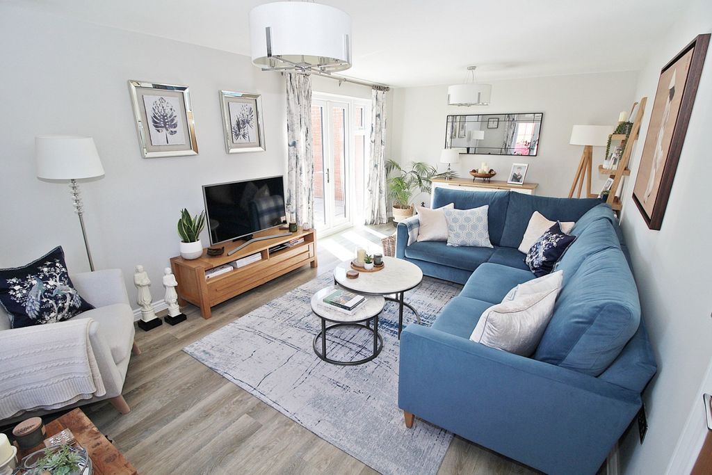 Property photo 2 of 21 4038044